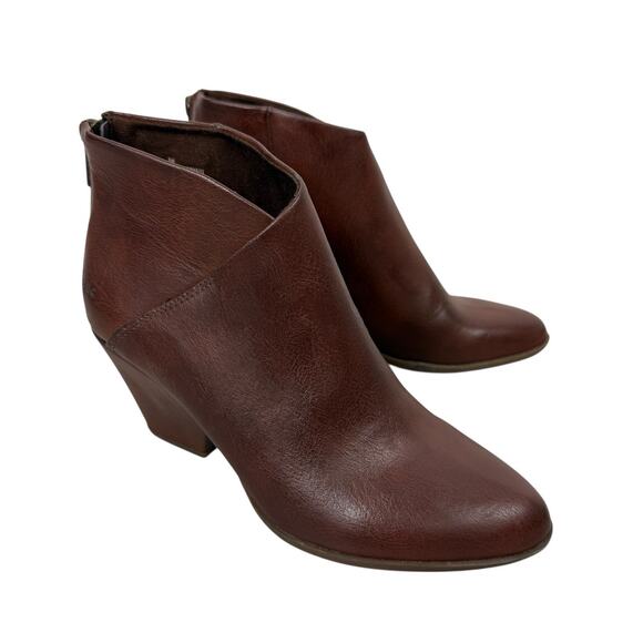 B.O.C. Born Boots Womens 6 Brown Cushioned Macey Zip Up Almond Toe Heeled Bootie - Picture 1 of 10
